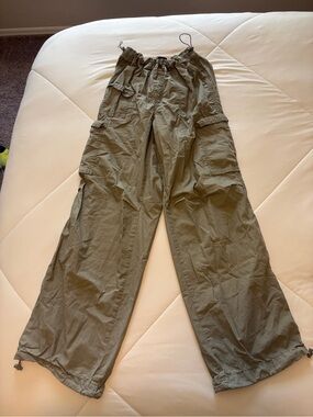 Aeropostale Olive Green Parachute Cargo Pants